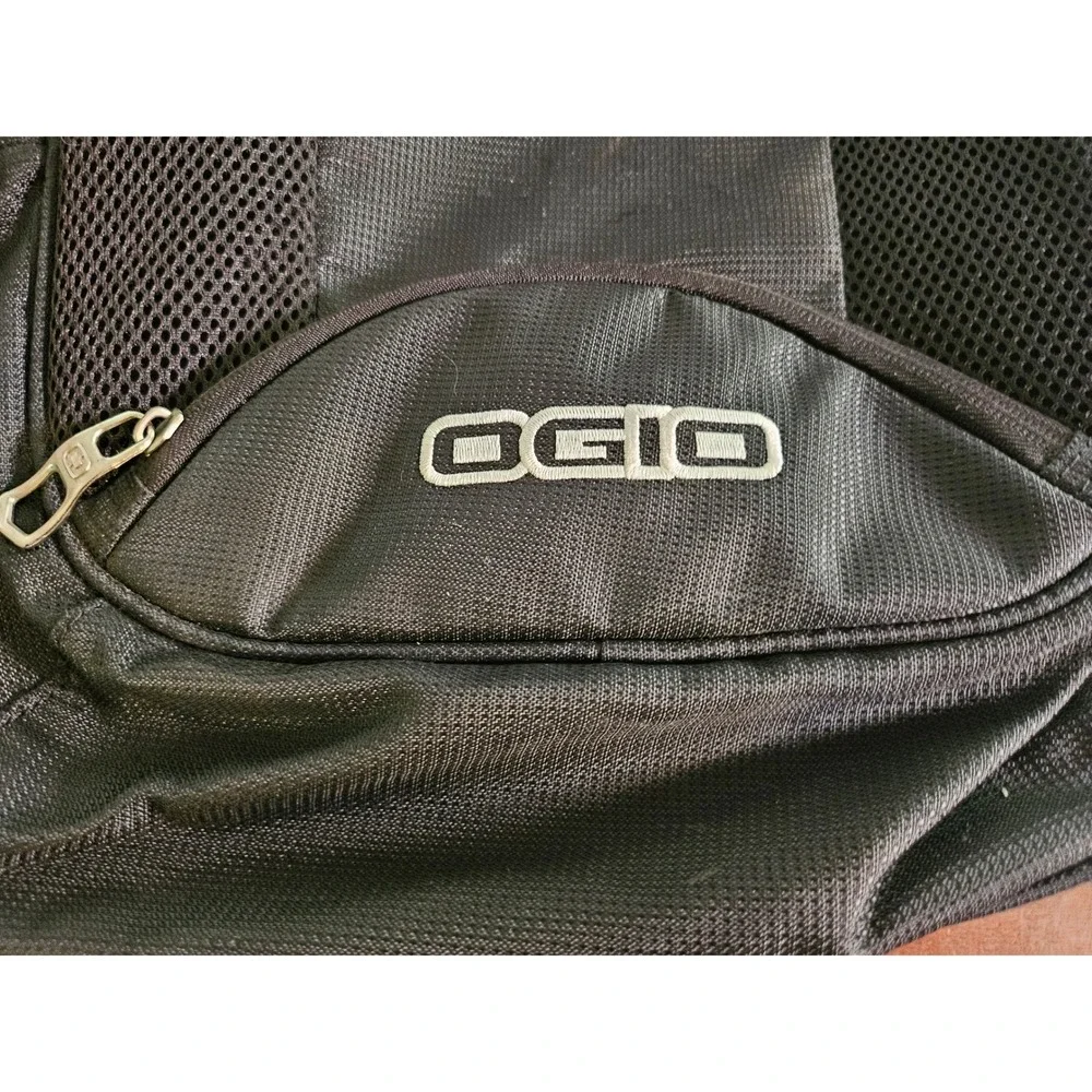 OGIO Bunge Backpack Unisex Black Laptop Bag Padded Straps Travel Work